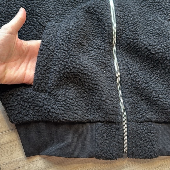 Zyia Flying V leopard jacket - Picture 4 of 6